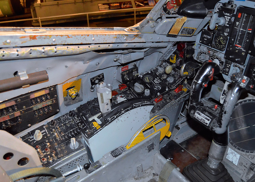 CONVAIR F-106A DELTA DART - links
