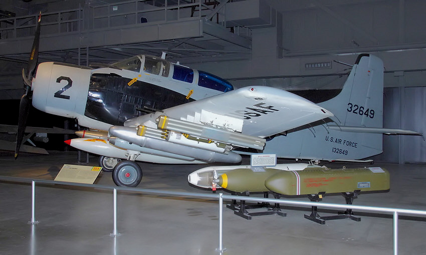 Douglas A-1 Skyraider: Jagdbomber der USA von 1946