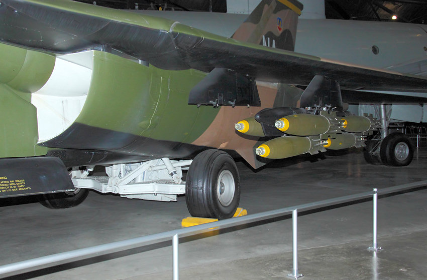 General Dynamics F-111 Aardvark: Das erste in Serie produzierte Kampfflugzeug mit Schwenkflügel