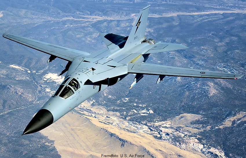General Dynamics F-111A - Flugansicht