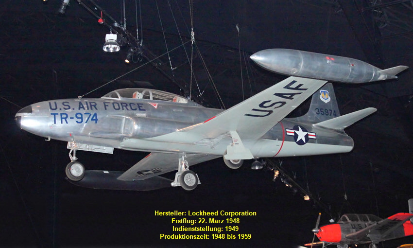 Lockheed T-33A Shooting Star (T-Bird): Das Trainigsflugzeug wurde aus der einsitzigen P-80 Shooting Star entwickelt