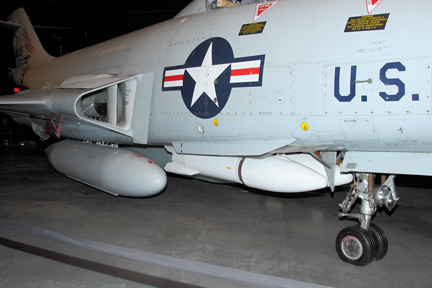 McDonnell F-101: Bewaffnung