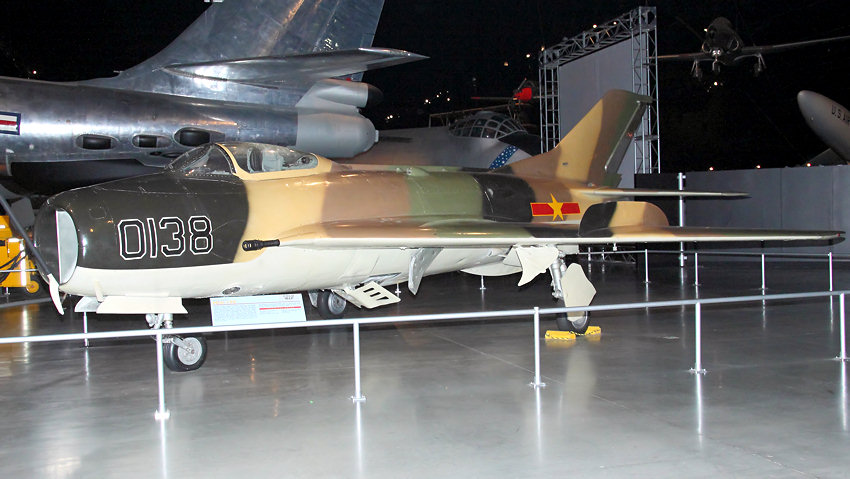 MiG-19: Jagdflugzeug und Jagdbomber der ehemaligen UdSSR