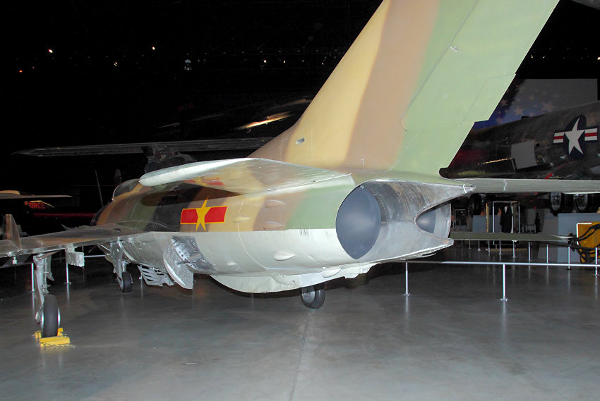 Mikojan-Gurewitsch MiG-19S: Jagdflugzeug und Jagdbomber