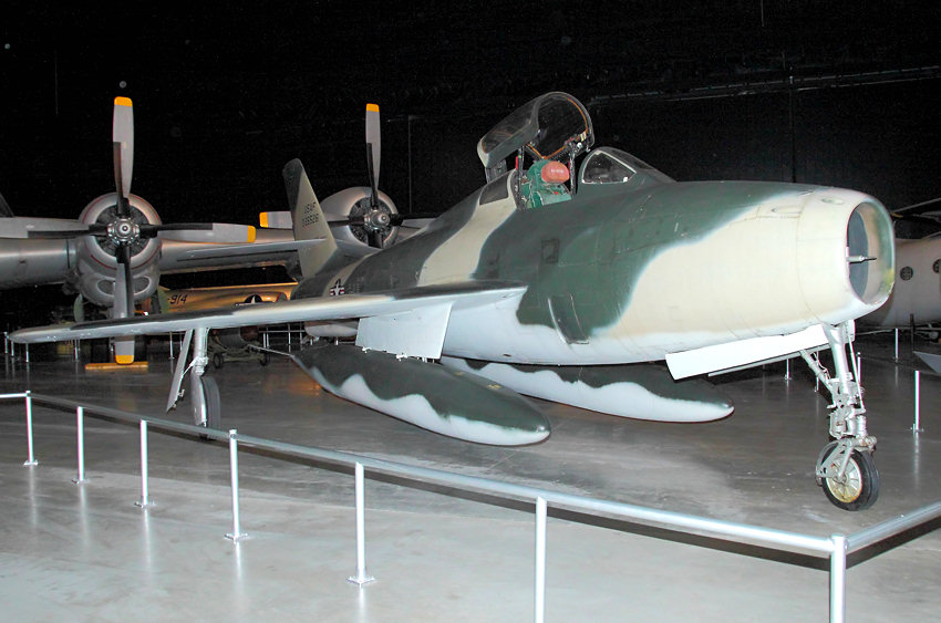 Republic F-84F Thunderstreak: Jagdbomber mit gepfeilten Flügeln von 1950