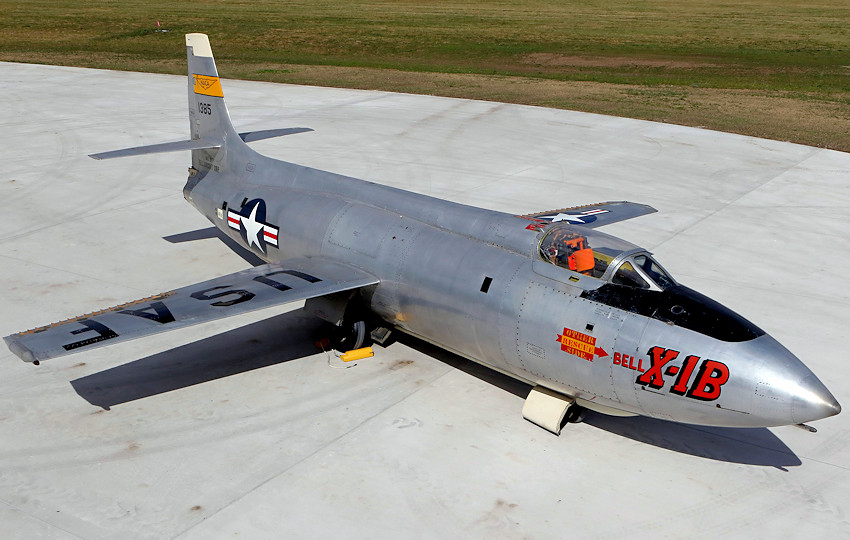 Bell X-1B - Vorfeld