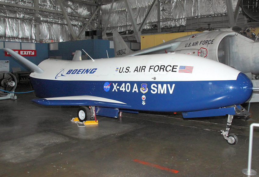 Boeing X-40 Space Maneuver Vehicle (SMV): Teil des X-37 Projekts zur Entwicklung einer Raumfähre