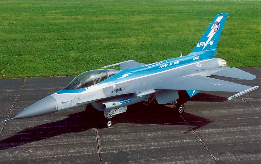 General Dynamics AFTI F-16: Testversion neuer Jägertechnologien für künstlich stabilisierte Luftfahrzeuge mit digitaler Flugsteuerung zur Erhöhung der Manövrierbarkeit