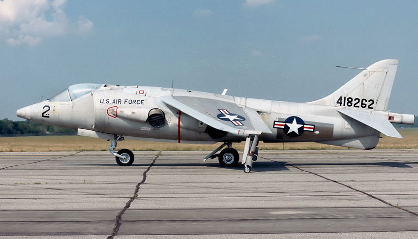 Hawker Siddeley XV-6A Kestrel: Aus den kombinierten "Kestrel Studien" von USA, Großbritannien und BRD wurde später der britische Senkrechtstarter "Hawker Siddeley Harrier" entwickelt