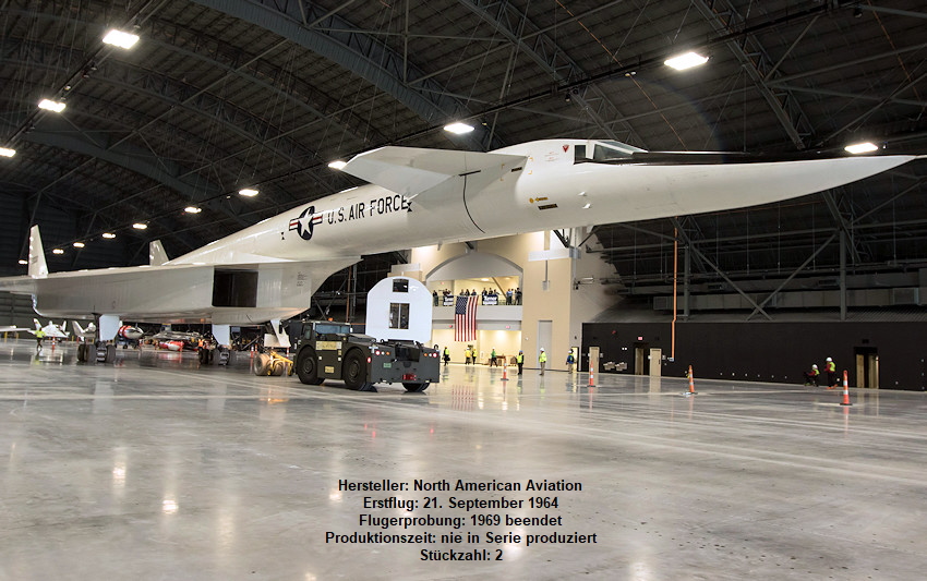 North American XB-70 Valkyrie: Mach-3-Bomber, später Forschungsflugzeug für Hochgeschwindigkeitsflüge