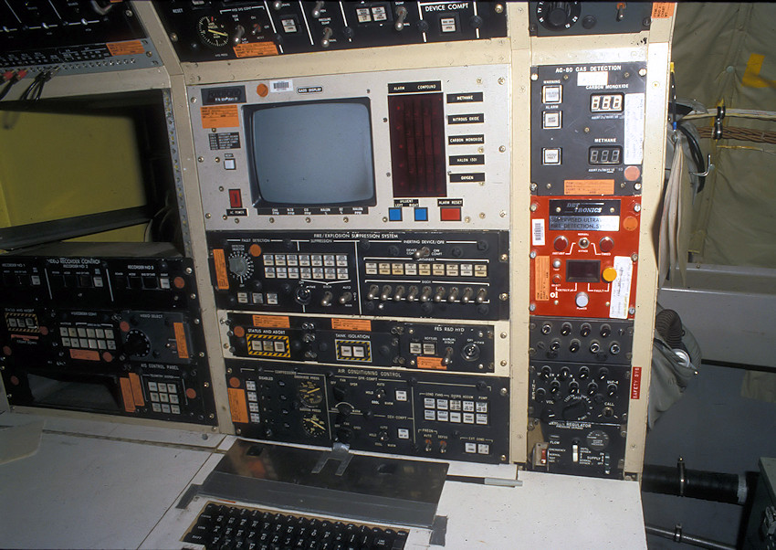 Boeing NKC-135A Airborne Laser Lab - innen