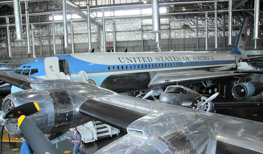 Boeing VC-137C SAM 26000: Air Force One der Präsidenten Kennedy, Johnson, Nixon, Ford, Carter, Reagan, Bush und Clinton