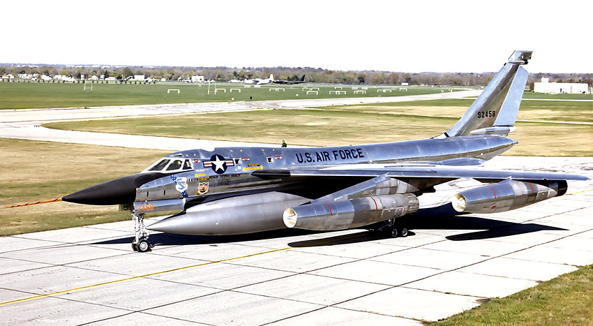Convair B-58A Rollfeld