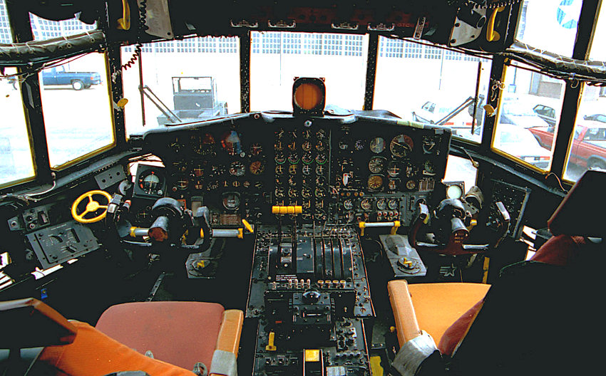 Lockheed AC-130A Spectre: bewaffnete Militärversion des Transportflugzeugs C-130 Hercules