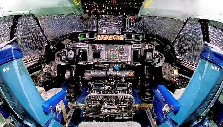 Lockheed C-141 - Cockpit