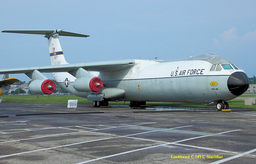 Lockheed C-141 Starlifter - Hanoi Taxi:  militärisches der U.S. Air Force