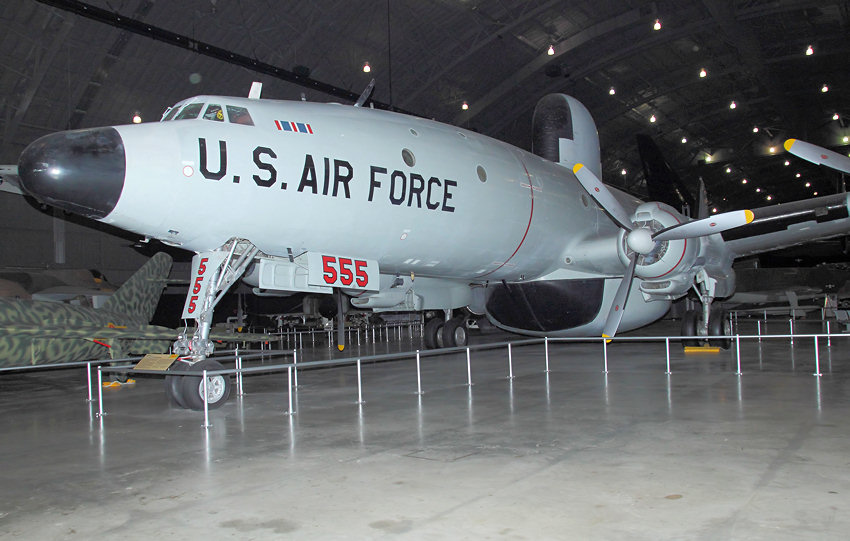 Lockheed EC-121D Constellation: Diese Radarversion der zivilen C-212 war in der USAF von 1951 bis 1978