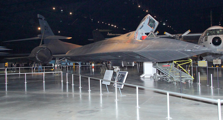 Lockheed SR-71 Blackbird: hoch fliegendes Aufklärungsflugzeug fliegt mit Geschwindigkeit von 3.529 km/h