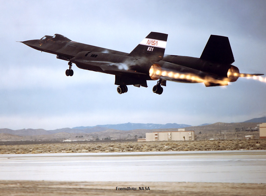SR-71 Blackbird - NASA