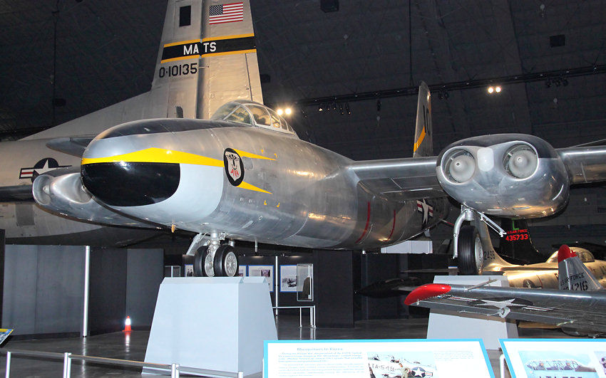 North American B-45 Tornado: Erster 4-strahliger US-Bomber konnte Luftbetankung und Atombomben abwerfen