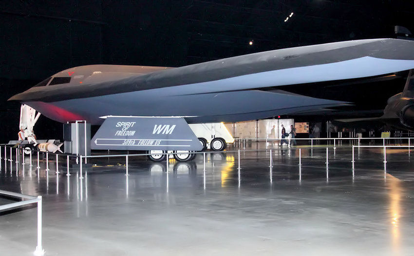 Northrop B-2 Spirit: Tarnkappenbomber der U.S. Air Force für Langstrecken - Das teuerste Flugzeug aller Zeiten !