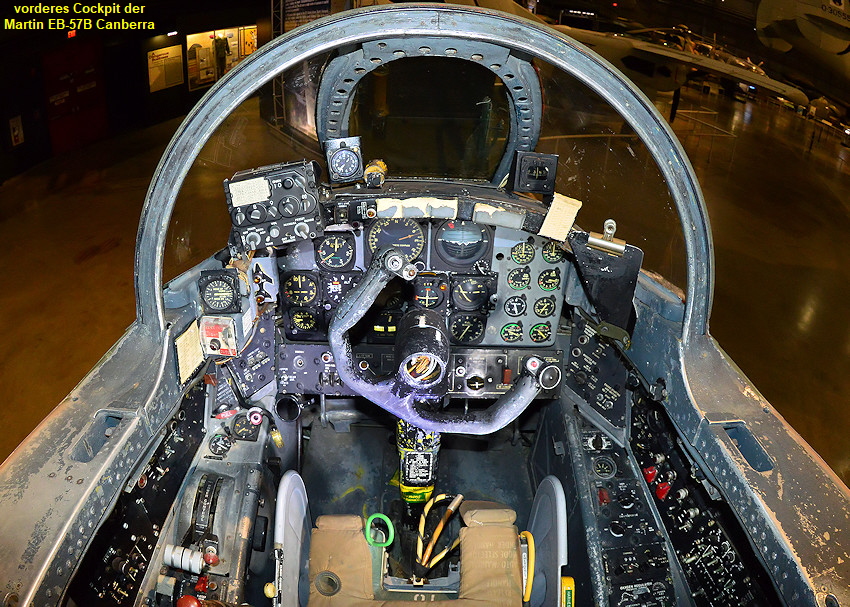MARTIN B-57B CANBERRA - Cockpit vorne