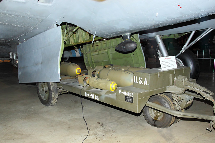 Boeing B-17 Flying Fortress: schwerer Bomber im Zweiten Weltkrieg