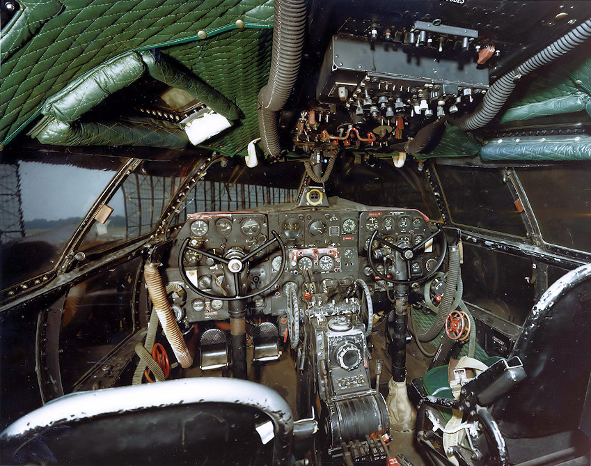 Curtiss C-46 Commando: Transportflugzeug der USA von 1941