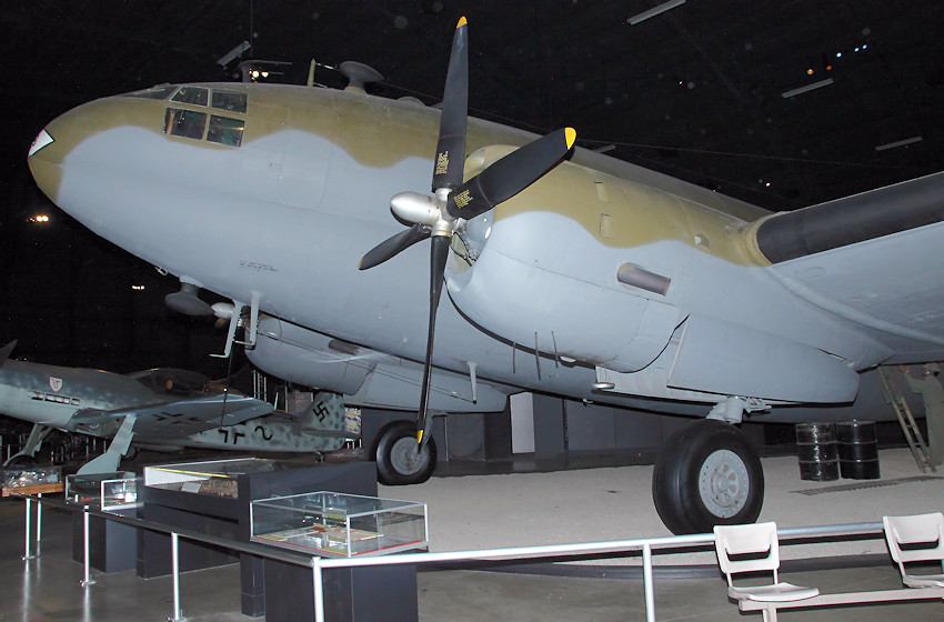 Curtiss C-46 Commando: Transportflugzeug des US-amerikanischen Flugzeugherstellers Curtiss-Wright von 1941