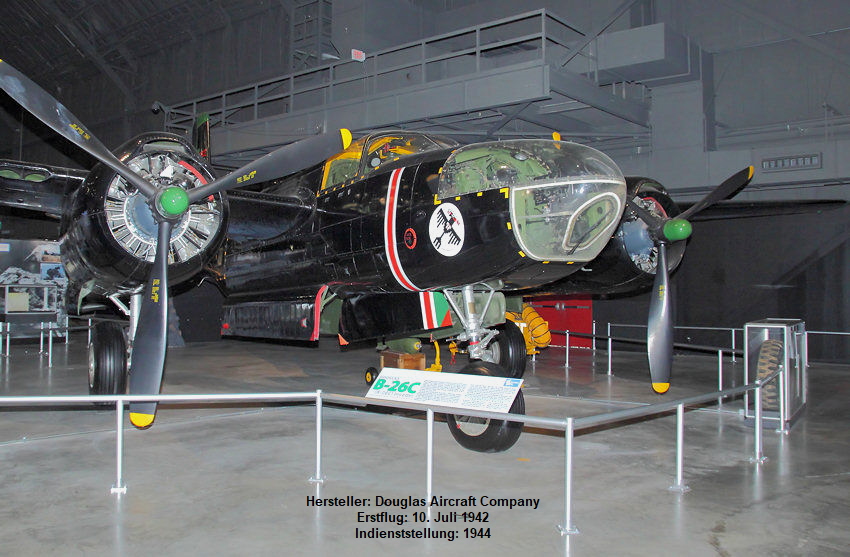 Douglas B-26C Invader: Der leichte Bomber A-26 Invader von 1942 wurde 1948 als B-26 Invader weiter produziert