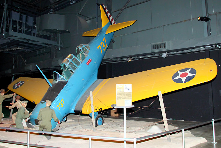 North American BT-14 (NA-64): Dieses Trainingsflugzeug ist eine Weiterentwicklung der BT-9 und diente als Grundlage für die spätere erfolgreiche North American AT-6