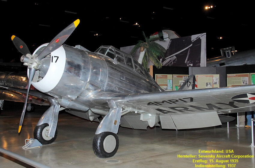 Seversky P-35:  Das Jagdflugzeug von 1937 war die erste einsitzige Maschine der USA mit geschlossenem Cockpit und Einziehfahrwerk
