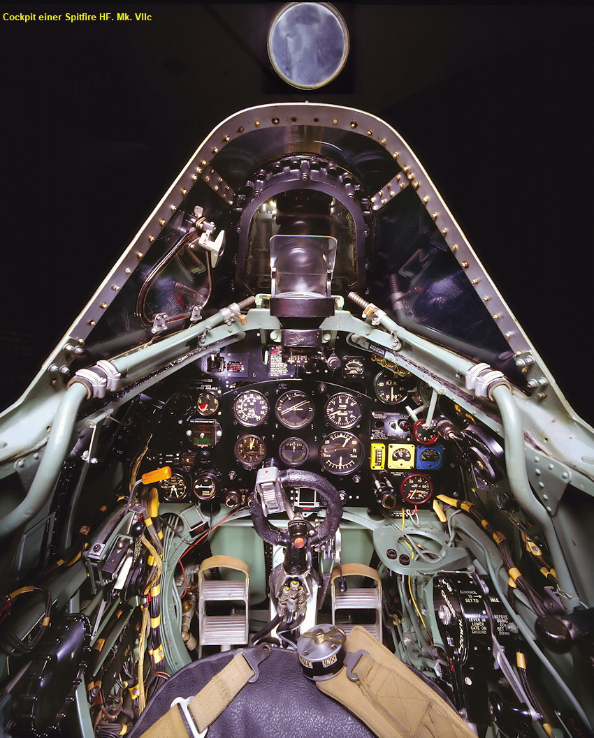 Cockpit der Spitfire HF. Mk. VIIc