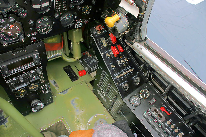 Chance Vought F4U-4 Corsair: Cockpit des Jagdflugzeugs aus dem Zweiten Weltkrieg