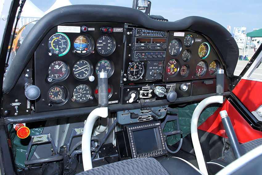 Zlin Z-42 MU - Cockpit