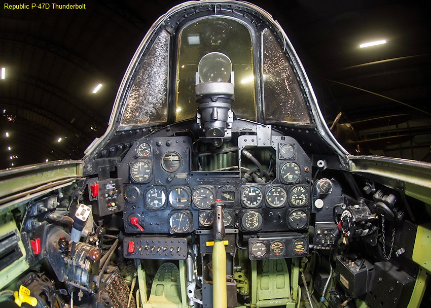 Cockpit der Republic P-47D Thunderbolt