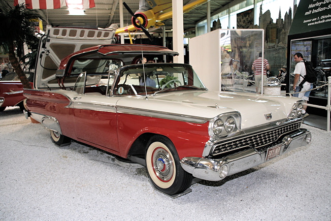 Ford Skyliner