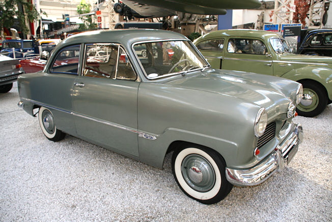 Ford Taunus 12M Weltkugel