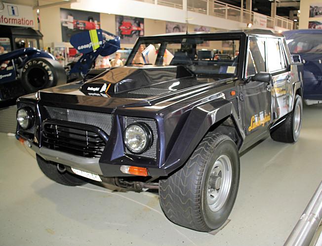 Lamborghini LM-002