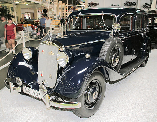 Mercedes Benz 260 D Pullmann