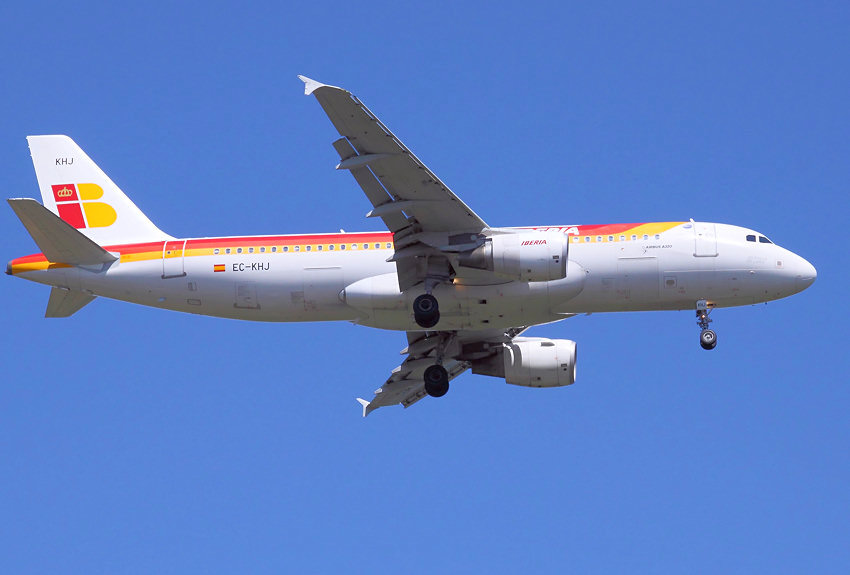 Airbus A 320-200: Die Variante Airbus A-320-200 zählt zur A320-Familie