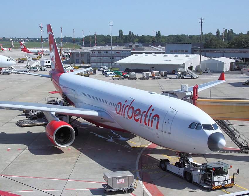 Airbus A330-200: zweistrahliges Großraumflugzeug, das als Langstreckenflugzeug ausgelegt ist