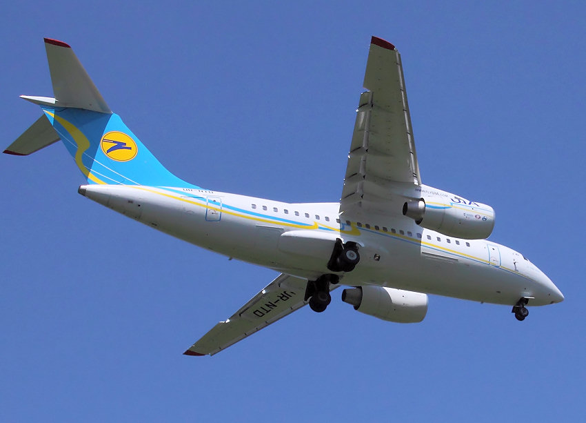 Antonow AN 148: zweistrahliges Regionalverkehrsflugzeug des ukrainischen Flugzeughersteller Antonow
