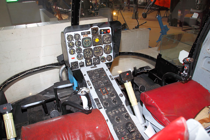 Kaman HH-43 B/F Huskie - Husky II: Cockpit