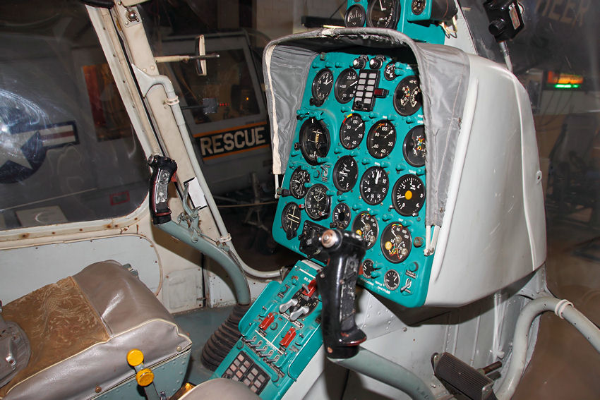 Kamow Ka-26 - Cockpit
