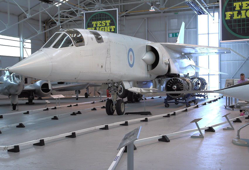 BAC TSR-2 - British Aircraft Corporation: Projekt für Überschallaufklärer und Bomber