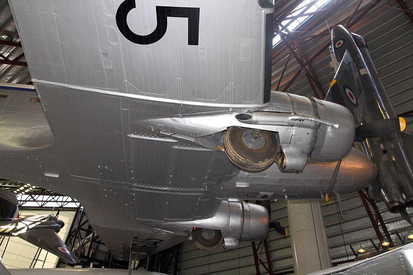 Douglas C-47 - Fahrwerk