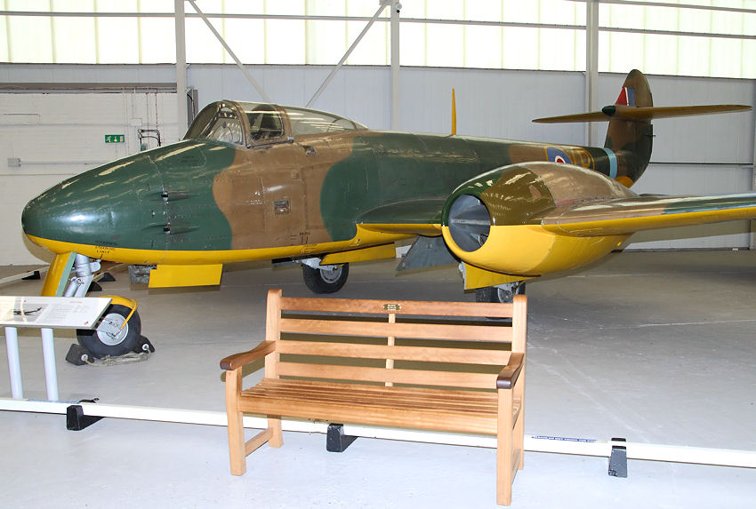 Gloster F9/40: Prototyp - Vorläufer der “Meteor”, dem ersten britischen Düsenflugzeug