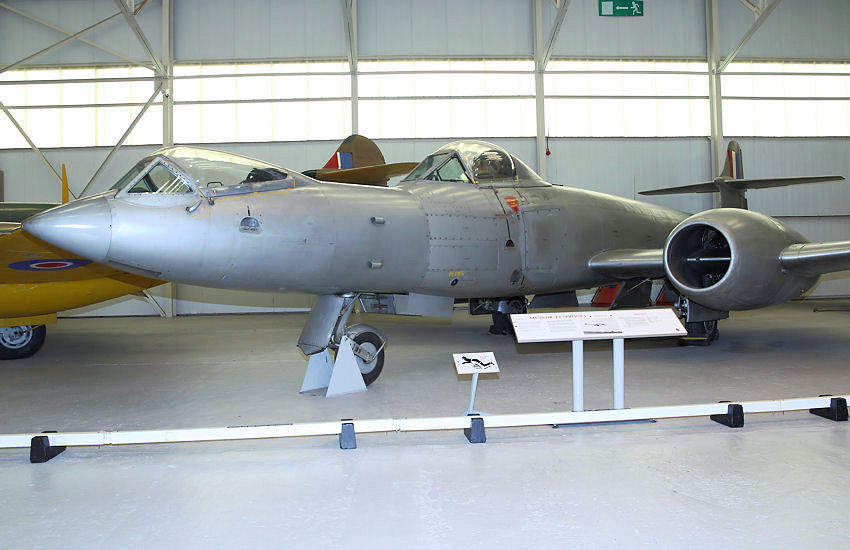 Gloster Meteor F8 Prone: Flugzeug zum Test für Flüge in liegender Bauchlage zur Erhöhung der G-Belastung
