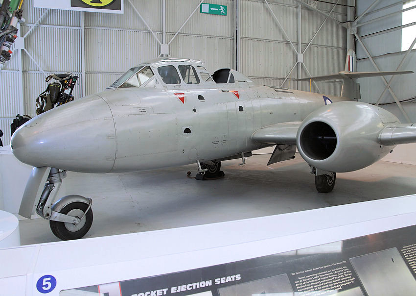 Gloster Meteor T.7: Die Erste Trainerversion des ersten englischen Düsenjägers